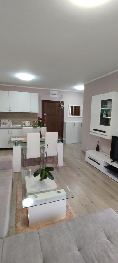 Apartament Luxury And Stylish Apartmen, Metro Station Obelya Sofia