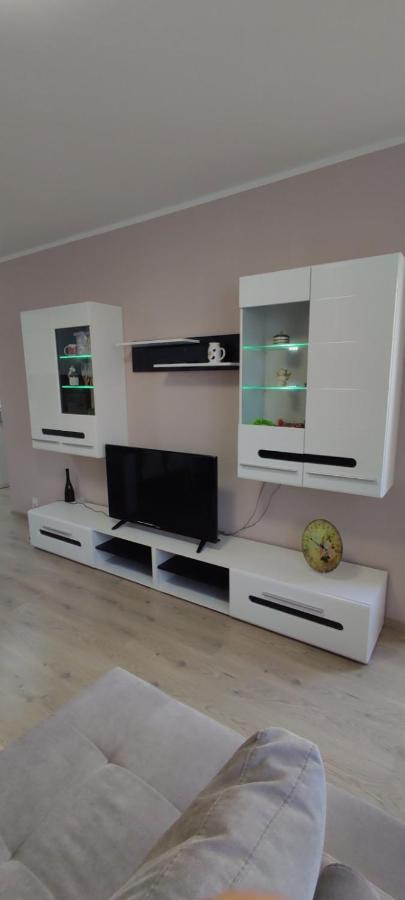 Luxury And Stylish Apartmen, Metro Station Obelya Apartament Sofia